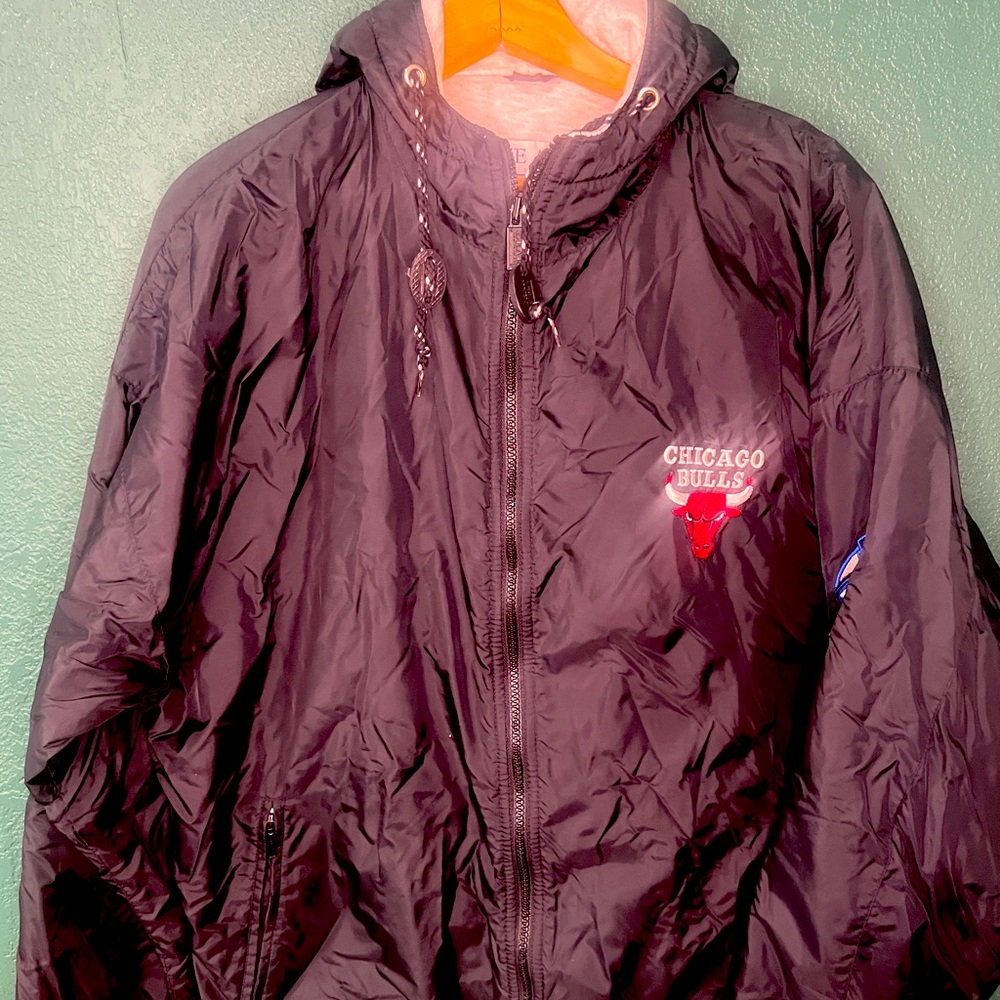 Chicago Bulls Fleece hooded jacket.